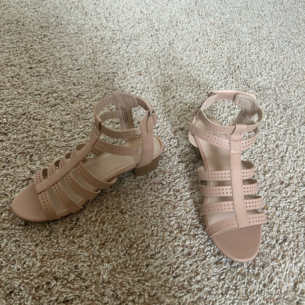 Girls Light Pink Open Toed Low Heels